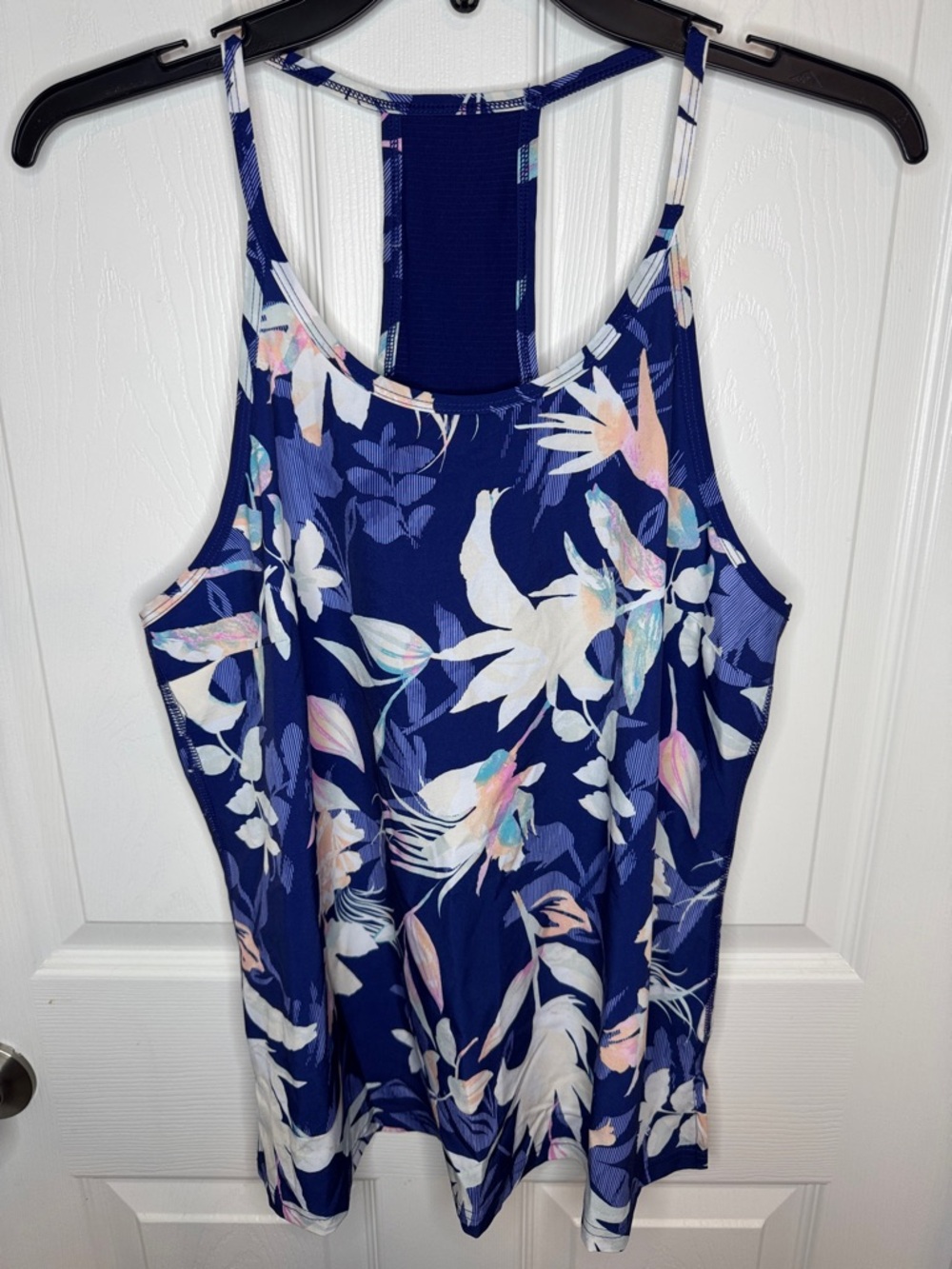 EUC tek gear DryTEK Navy Floral Racerback Activewear Tank Top